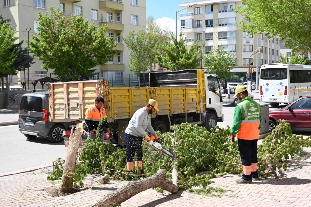 Fırtına Konya'da hayatı olumsuz etkiledi 6