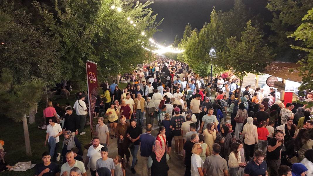Konya'da devam eden bu festival yoğun ilgi görüyor Yarına kadar sürecek 4