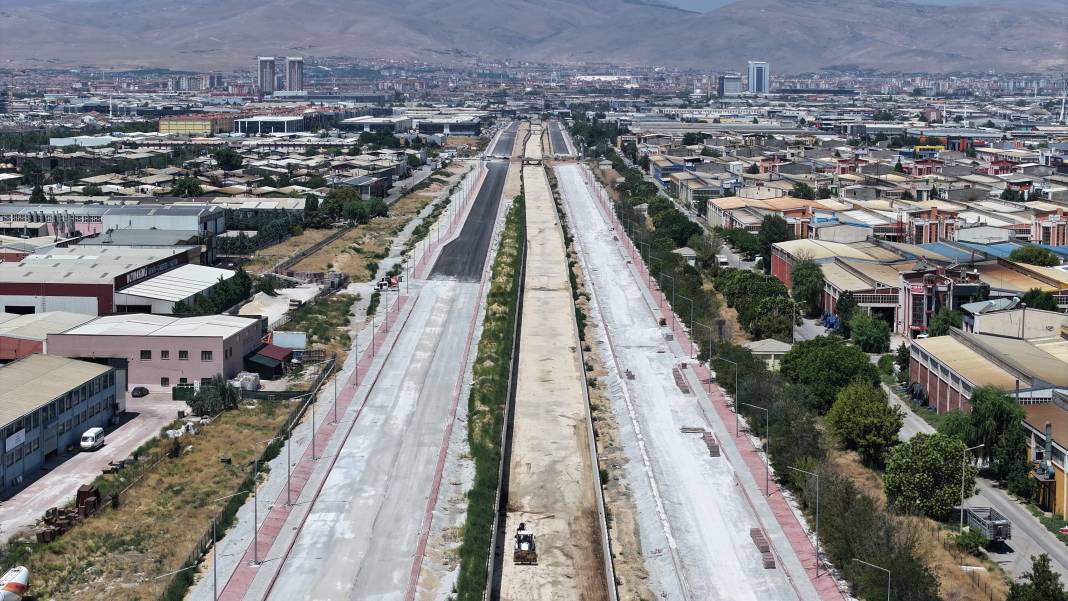 Başkan Altay Keçili Kanalı ıslah çalışması ve Murat Kurum Caddesi’nde incelemelerde bulundu 4