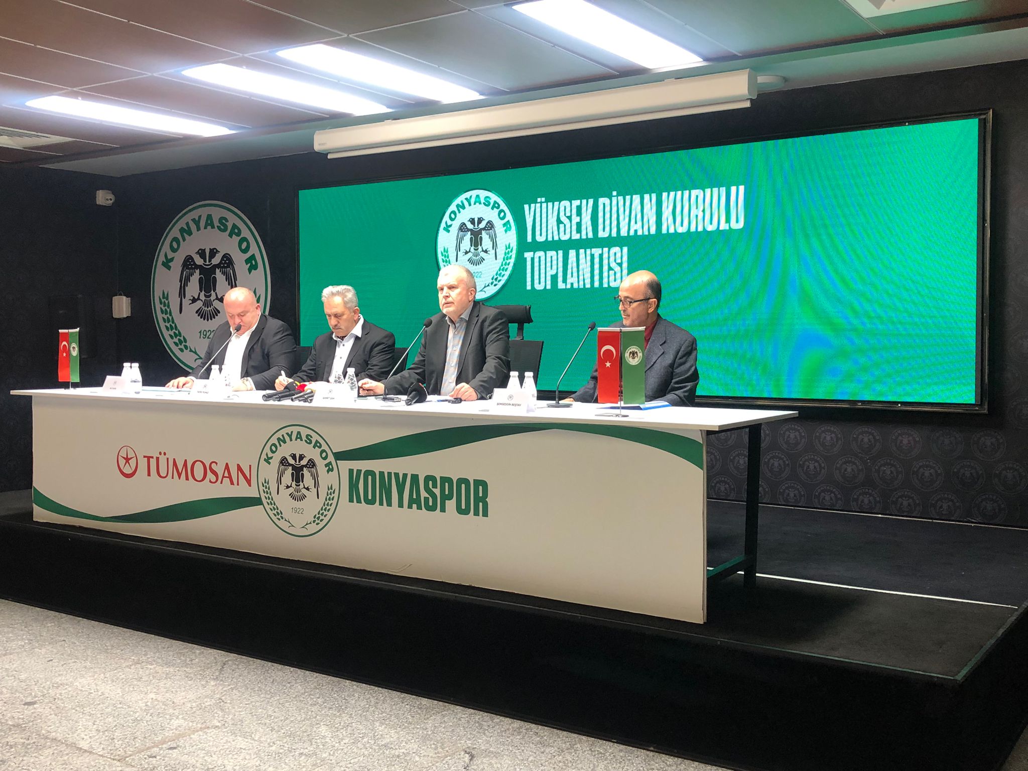 Konyaspor'un borcu bir bir açıklandı! Borç ödenmezse puan silme cezası kapıda