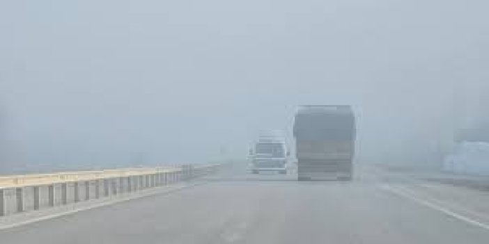Konya Afyon yolunda sis nedeniyle trafik aksadı