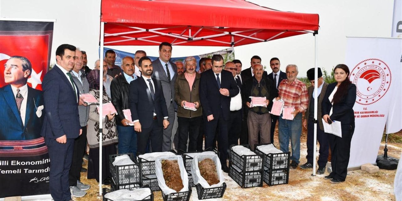 Konya'da bazı yollar kar yağışı nedeniyle trafiğe kapatıldı