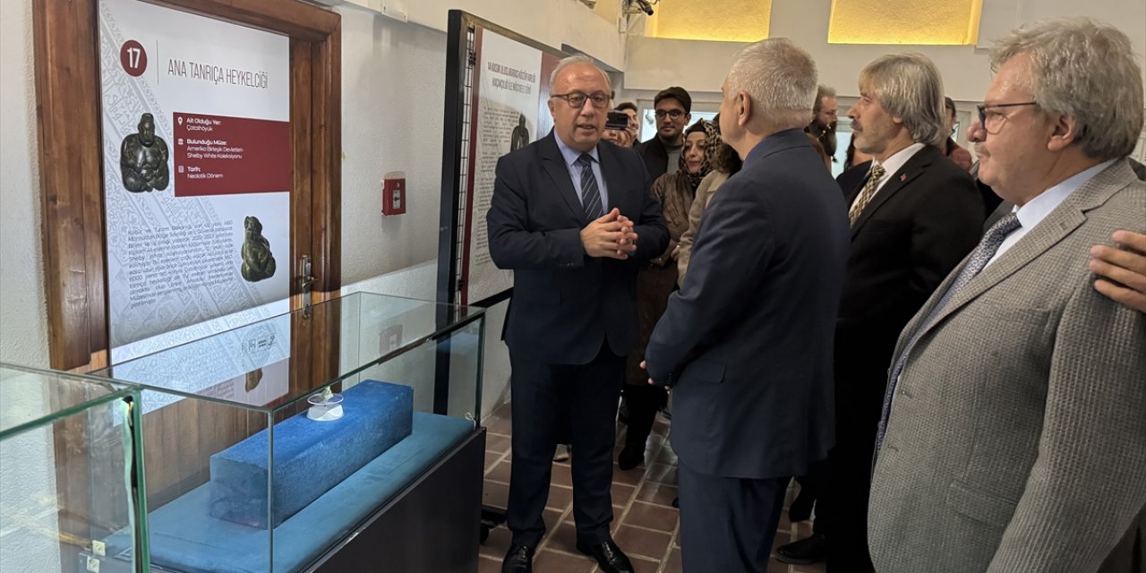 Çatalhöyük'ten yurt dışına kaçırılan heykelcik, Konya'ya getirildi
