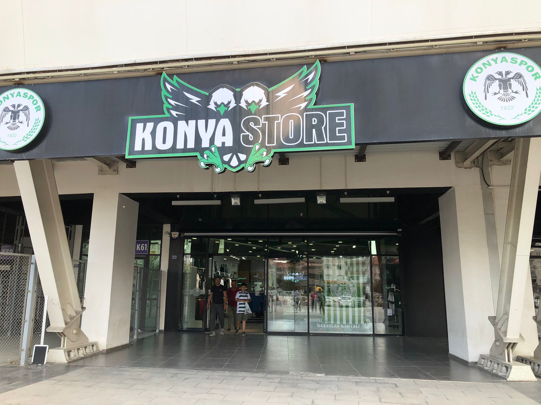 Konya Store'da indirimli ve yeni ürünler taraftarı bekliyor