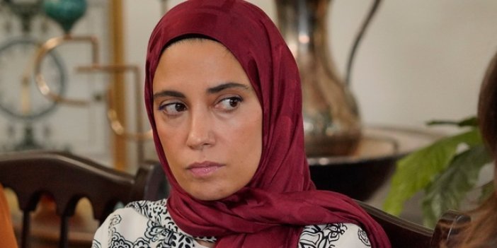 KIZILCIK ŞERBETİ CANLI İZLE Kızılcık Şerbeti 76. bölüm canlı izleme ekranı...