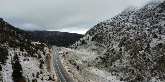 Konya'nın en çok yağış alan bölgesine yılın ilk karı yağdı