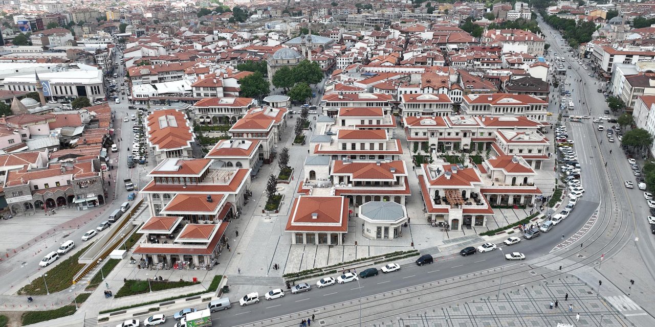 Bakan Kurum: Mevlana Meydanı'nı özüne kavuşturduk