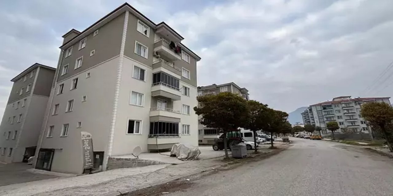 Evde çıkan yangında anne ile oğlu öldü