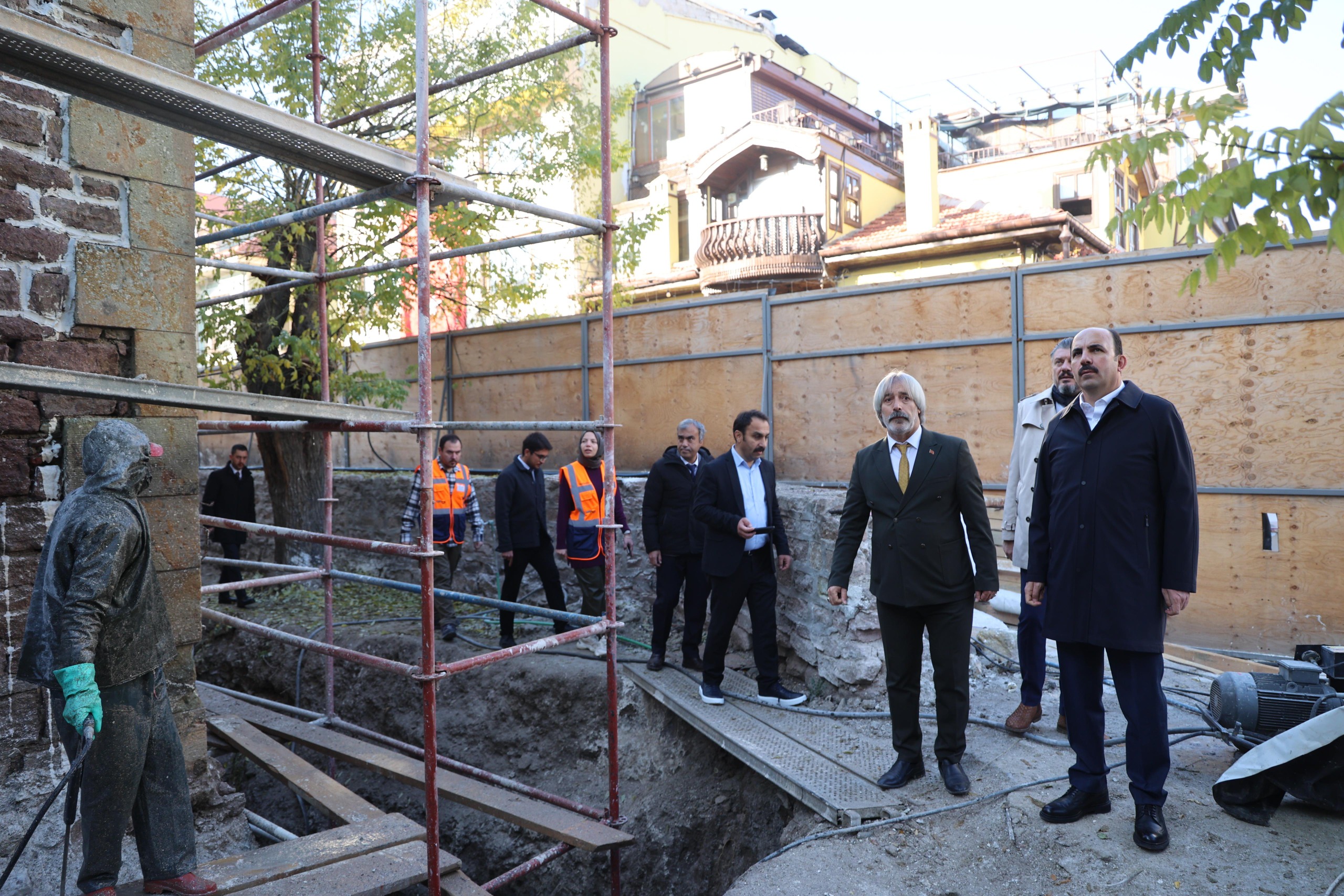 Başkan Altay Selçuklu eserindeki önemli çalışmaları inceledi