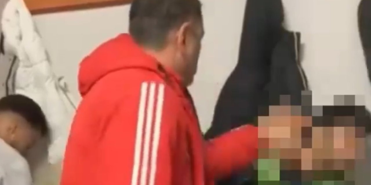 Antrenörden futbolcuya darp; o anlar kamerada