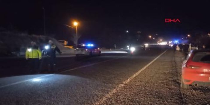 Yolun karşısına geçen yayalara araç çarptı: 2 kişi öldü