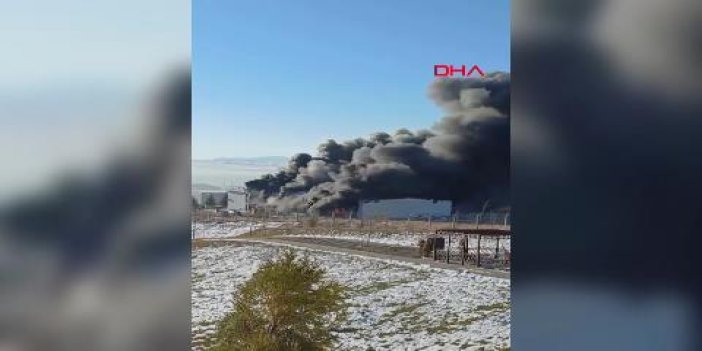 Reklam panosu üretilen atölyede yangın