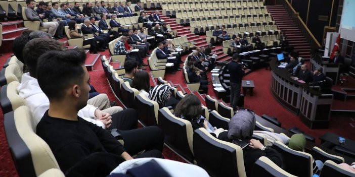 Karatay geleceğe yatırım yapıyor Gençleri ağırladı