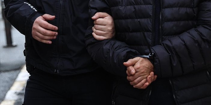 Bolu'da kendilerini polis olarak tanıtıp dolandırıcılık yapan 2 zanlı tutuklandı