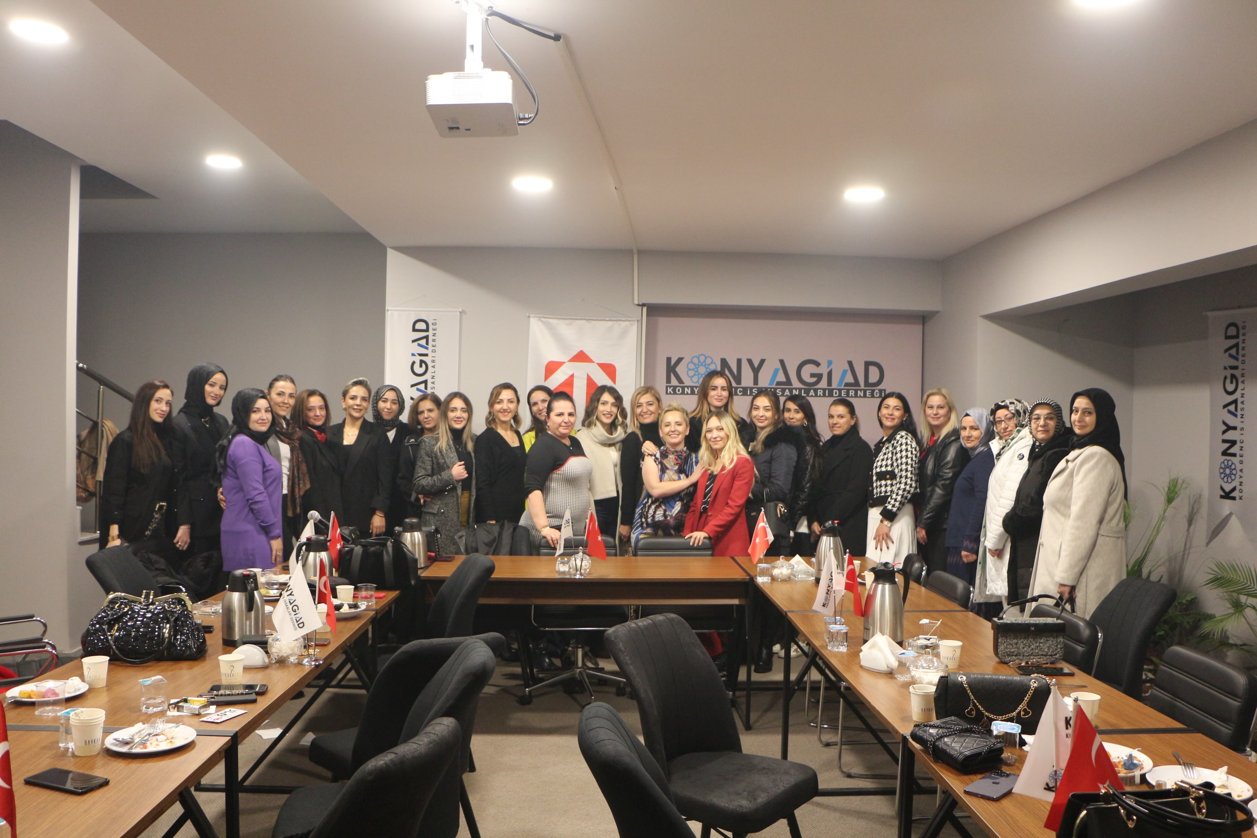 KONYAGİAD kadın üyeleri ve yönetici eşleri bir araya geldi