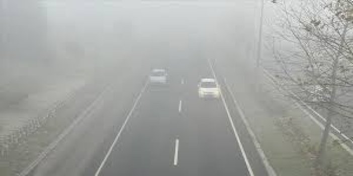 Konya-Ankara kara yolunda sis nedeniyle sürücüzor anlar yaşadı