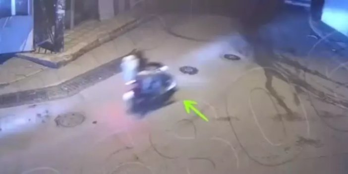 Motosikletle gelip park halindeki otomobile tabancayla ateş açan 2 kişi yakalandı