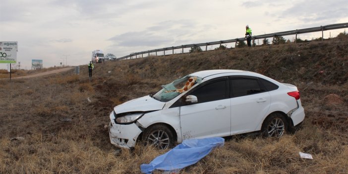 Kontrolden çıkan otomobil şarampole devrildi