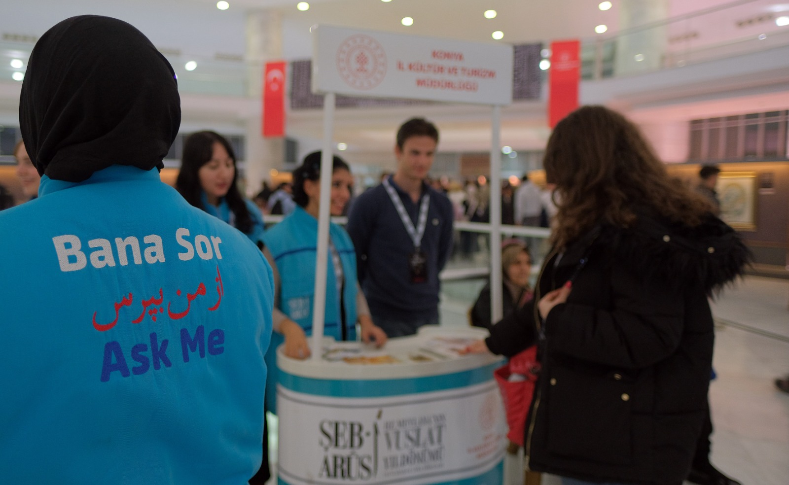 Konya’ya gelen Mevlana dostları ‘Bana Sor’a danışıyor!