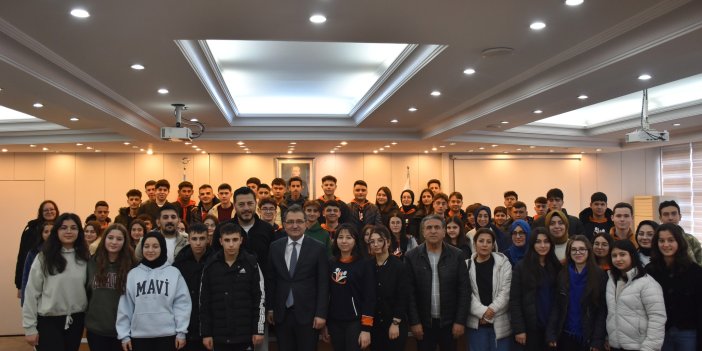 Başkan Önal öğrencileri ağırladı