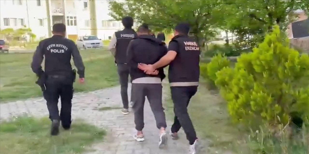 Konya'da yaban hayvanlarının beslenebilmesi için doğaya yiyecek bırakıldı.