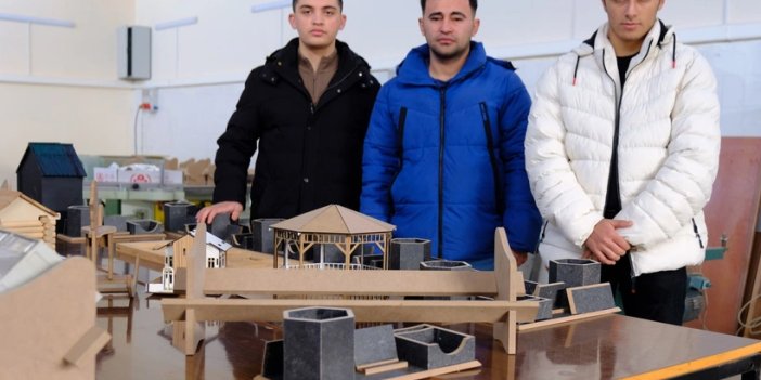 Konya'da öldürülen Eren’in üniversitede yaptığı kalemlik ve kitaplık ailesine teslim edilecek