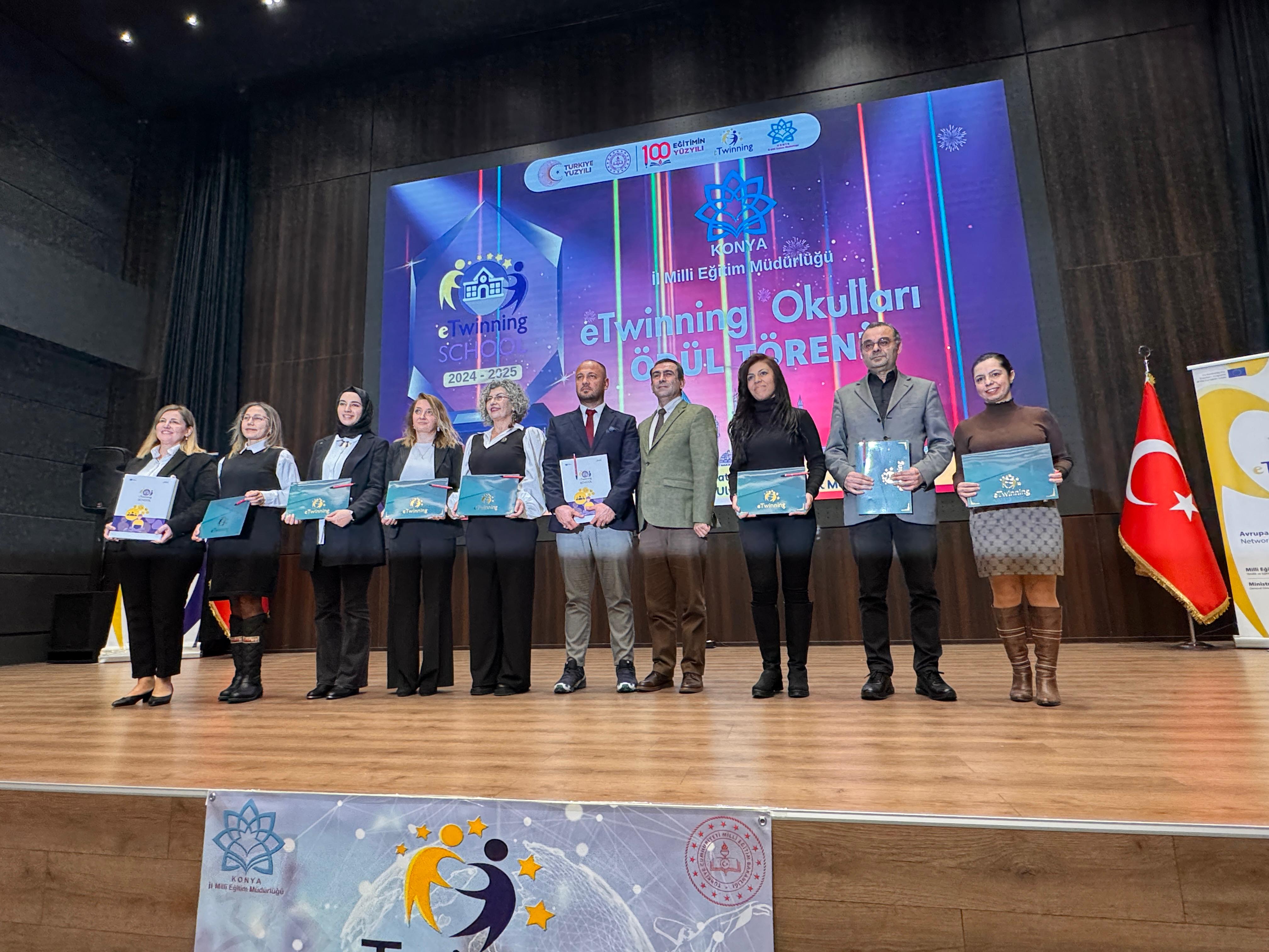 İbrahim Yapıcı İlkokulu eTwinning School etiketi ödülünü aldı