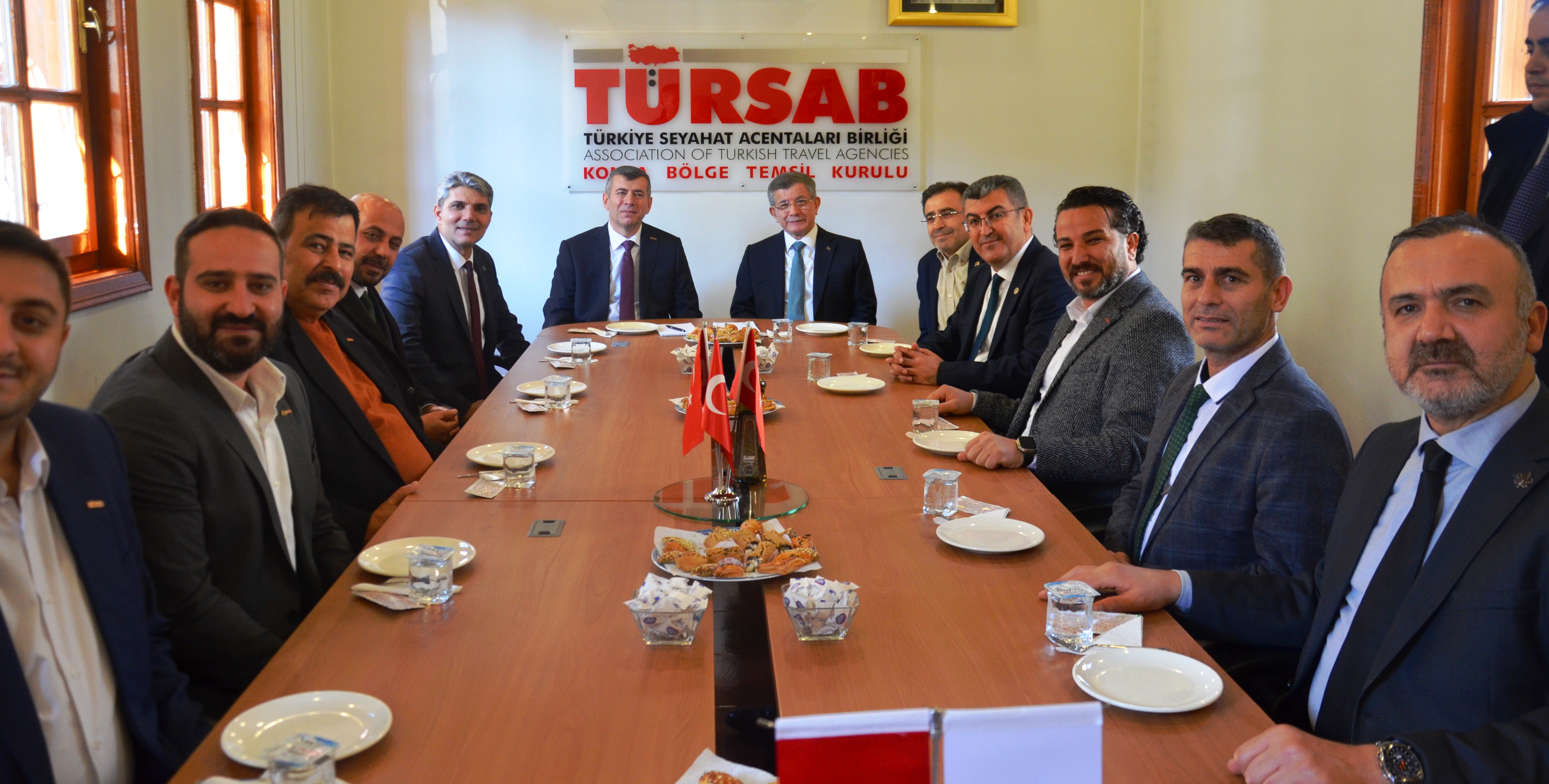 Davutoğlu, TÜRSAB Konya Bölge Temsil kurulunu ziyaret etti