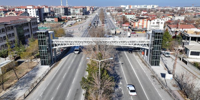 Yaşar Doğu yaya üst geçidi yeniden hizmete sunuldu