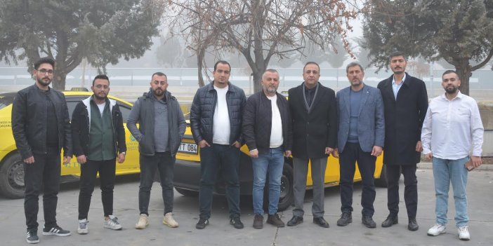 Anahtar Parti'den taksi durağına taziye ziyareti