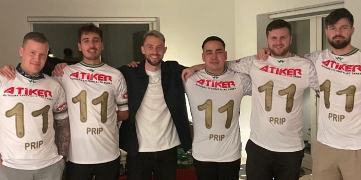 Konyasporlu oyuncudan arkadaşlarına forma jesti!