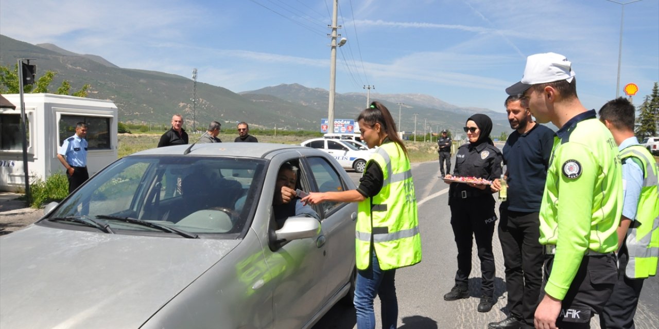 Akşehir'de "özel çocuklar" trafik denetimi yaptı