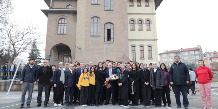 Vali Akın Konya Lisesini ziyaret etti