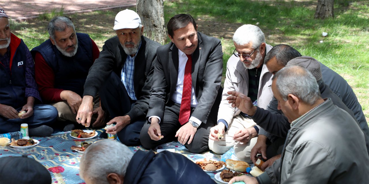 Başkan Pekyatırmacı'dan üç aylar mesajı