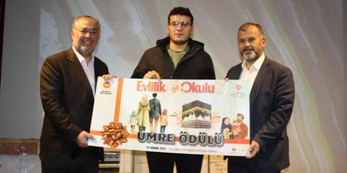 Konya'da 300 Genç, "Aile ve Evlilik Okulu"nda Bir Araya Geldi