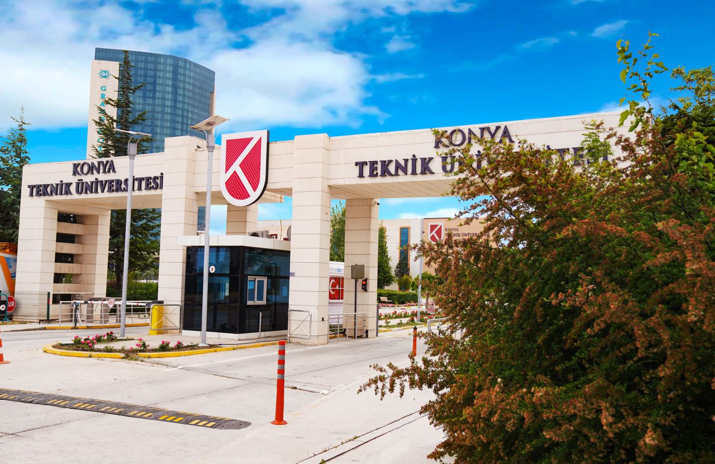 KTÜN öğretim üyesinden Bilimsel Araştırma Onur Derneği'ne tam üyelik