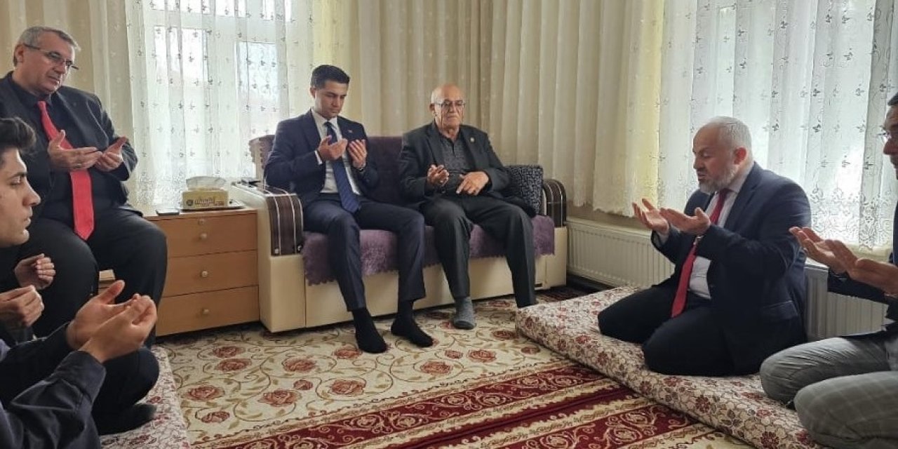 Kaymakam Baştürk şehit ailelerini unutmadı
