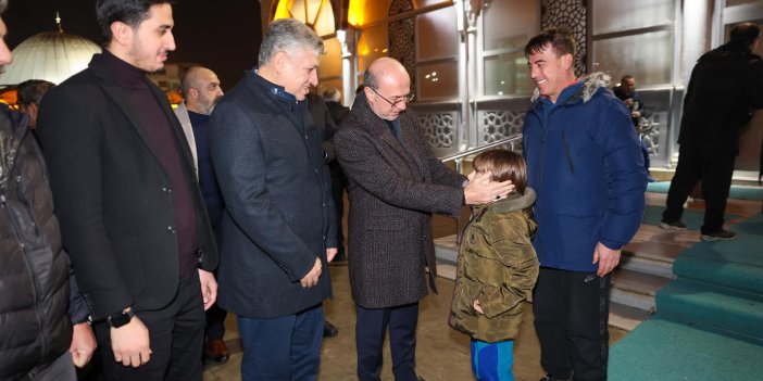 Başkan Pekyatırmacı vatandaşların kandil bereketine ortak oldu