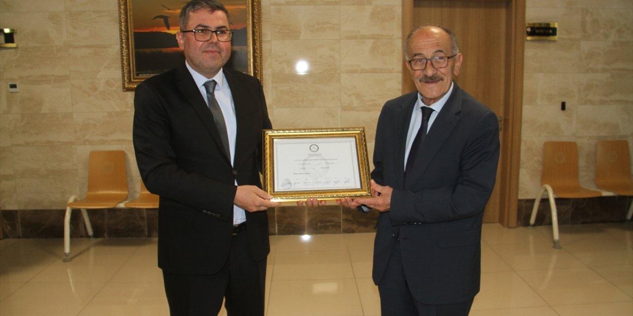 Adil Bayındır mazbatasını aldı