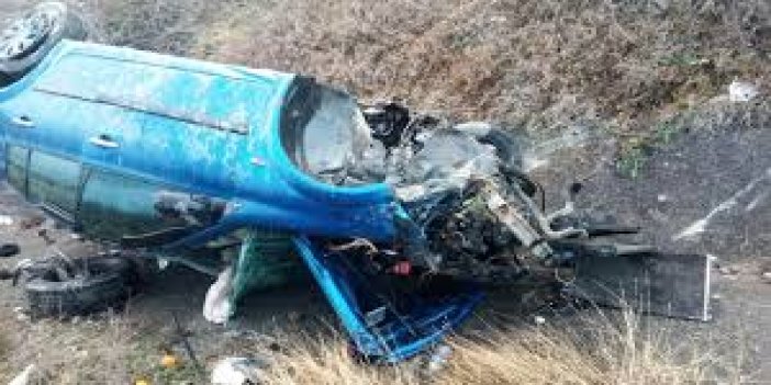 Sinop'ta ormanlık alana devrilen otomobildeki 5 kişi yaralandı