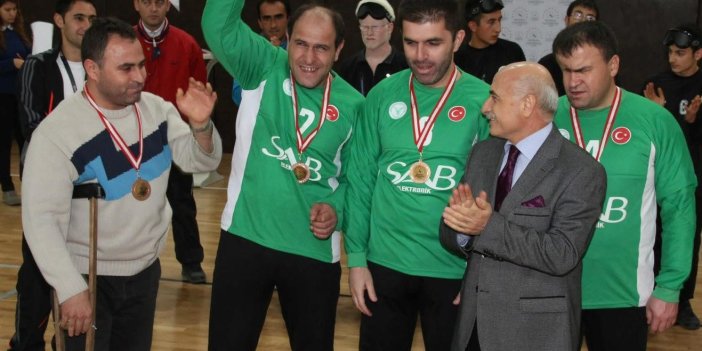 Başkan Kandemir, golbol sporuyla binlerce görme engelliye umut oldu