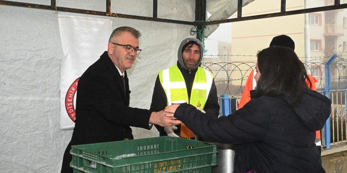 Final Haftasında Öğrencilere Sıcak Çokba İkramı