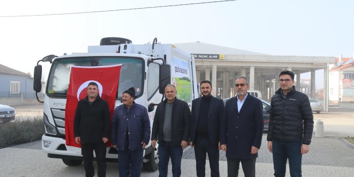 Bakan Kurum’dan Çeltik’e  çöp araç hediyesi