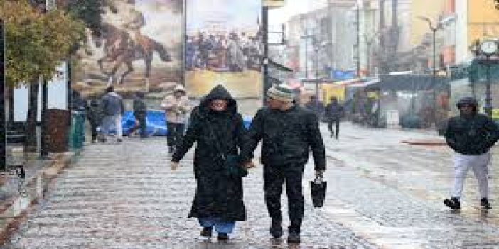 Kırklareli'nde kar yağışı aralıklarla etkili oluyor