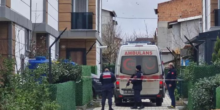 Villada anne ile kızı ölü, baba ise ağır yaralı olarak bulundu