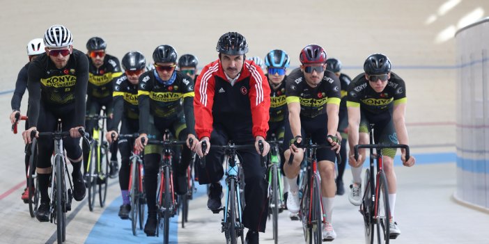 Başkan Altay, Bisiklet Takımı sporcularını ziyaret etti