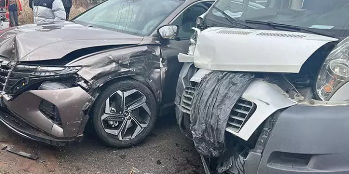 Okul servisi kazası sonucunda 4 kişi yaralandı