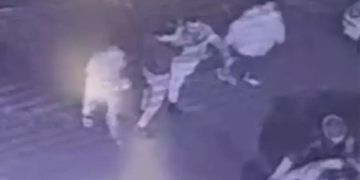 Otomobilini yıkarken eşinin yanında bıçaklandı