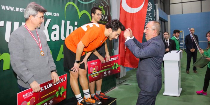 Meram'da sporcular ödüllendirildi