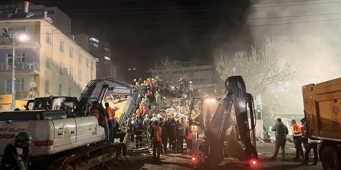 Konya'daki çöken bina ile ilgili Pekyatırmacı'dan açıklama: Yoğun bir şekilde çalışıyoruz.